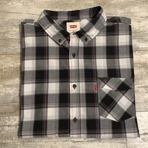 Levi’s plaid long sleeve casual button down shirt